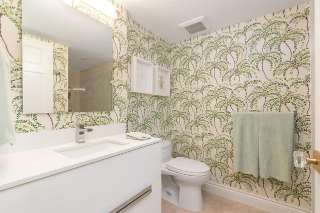 1801 S Flagler Drive 1007, West Palm Beach, FL 33401