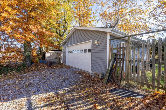 10 Coolidge St, North Union Twp, PA 15401