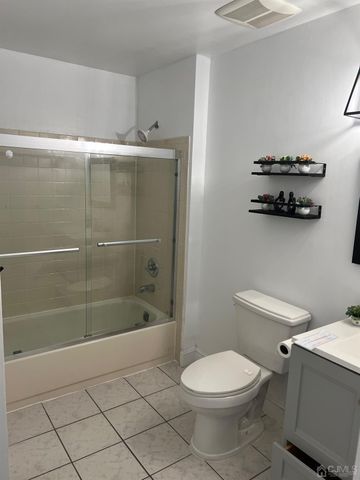 262 Kempsey Drive, North Brunswick, NJ 08902