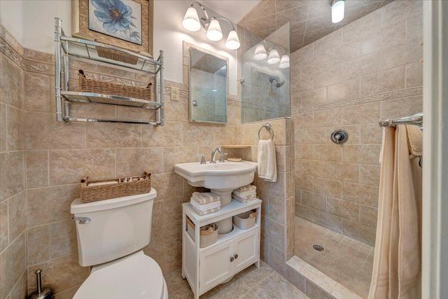 5022 Cave Spring LN, Roanoke, VA 24018
