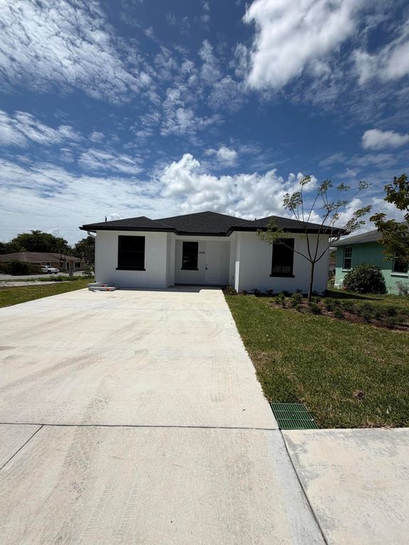 1209 W 33rd Street, Riviera Beach, FL 33404