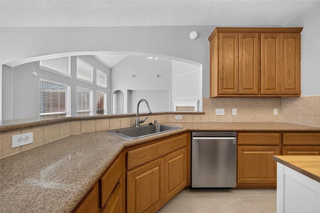 8519 Babbling Brook Court, Sugar Land, TX 77479
