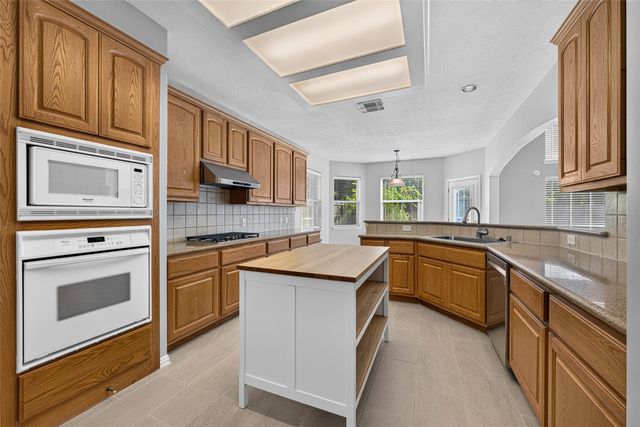 8519 Babbling Brook Court, Sugar Land, TX 77479