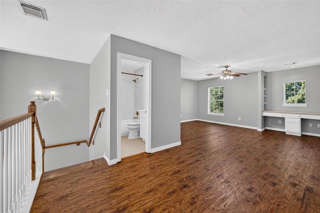 8519 Babbling Brook Court, Sugar Land, TX 77479