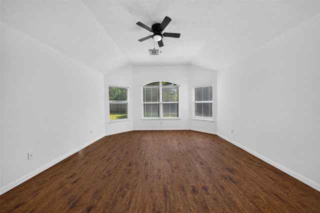 8519 Babbling Brook Court, Sugar Land, TX 77479