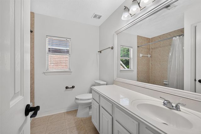 8519 Babbling Brook Court, Sugar Land, TX 77479