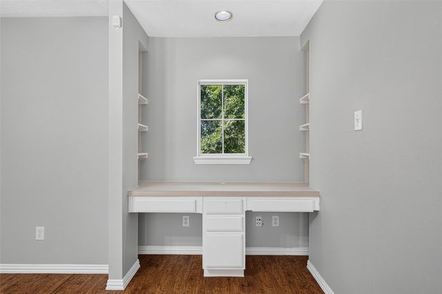 8519 Babbling Brook Court, Sugar Land, TX 77479