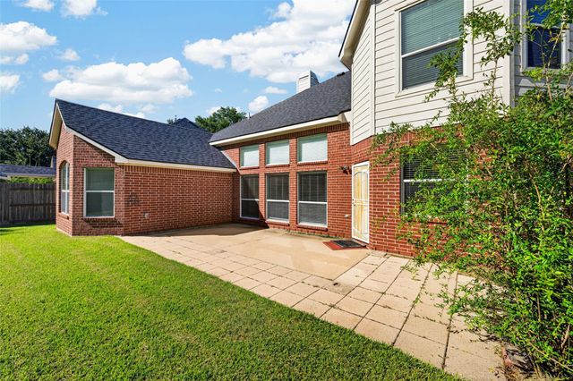 8519 Babbling Brook Court, Sugar Land, TX 77479