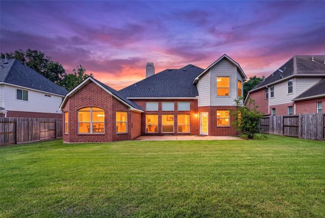 8519 Babbling Brook Court, Sugar Land, TX 77479