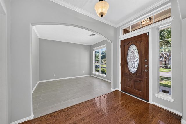 8519 Babbling Brook Court, Sugar Land, TX 77479