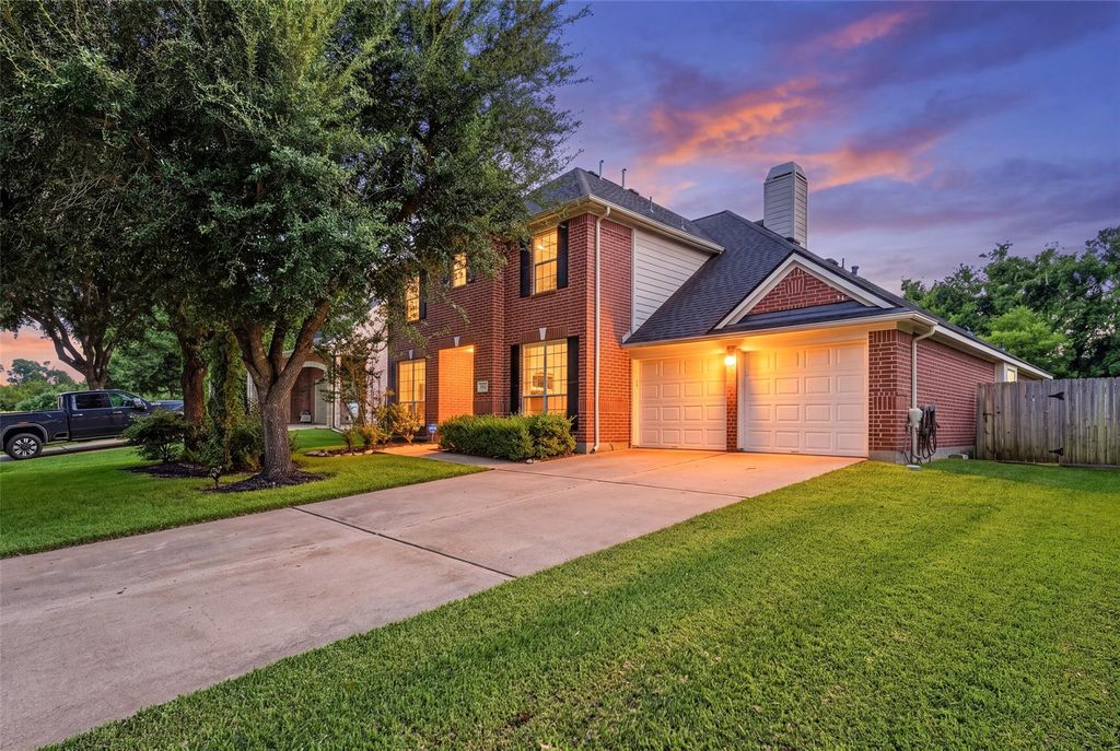 8519 Babbling Brook Court, Sugar Land, TX 77479