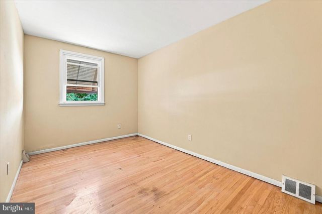 10209 W KESWICK RD, Philadelphia, PA 19114