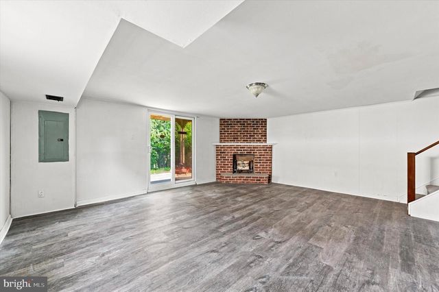10209 W KESWICK RD, Philadelphia, PA 19114