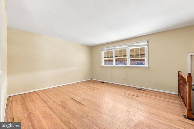 10209 W KESWICK RD, Philadelphia, PA 19114