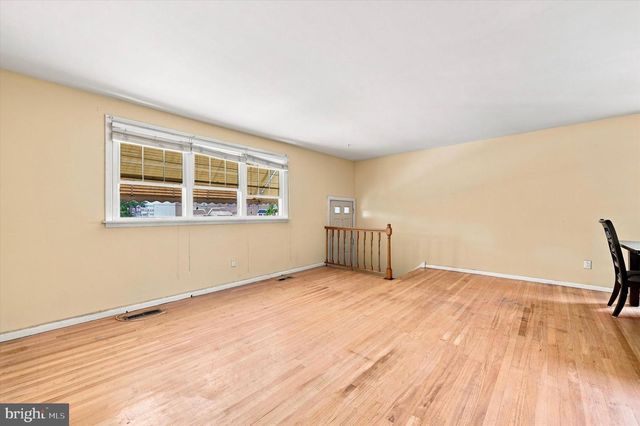 10209 W KESWICK RD, Philadelphia, PA 19114