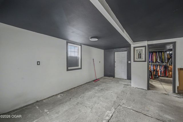 1301 E Broadway Street, Joplin, MO 64801