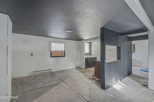 1301 E Broadway Street, Joplin, MO 64801