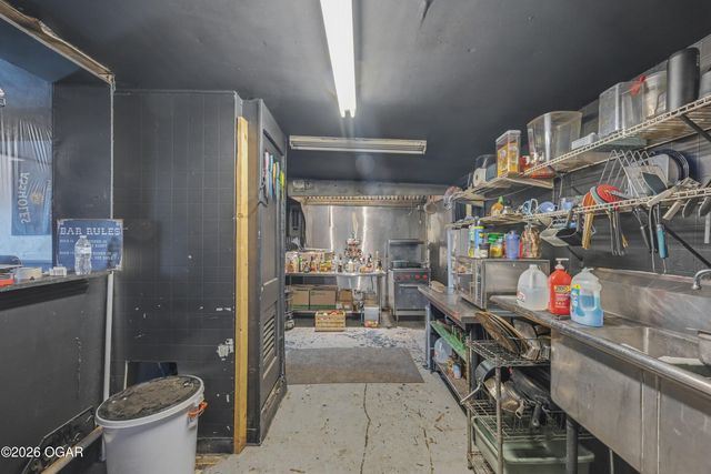 1301 E Broadway Street, Joplin, MO 64801