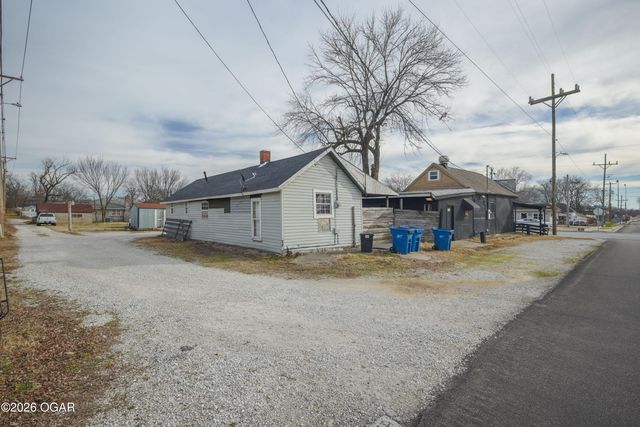 1301 E Broadway Street, Joplin, MO 64801