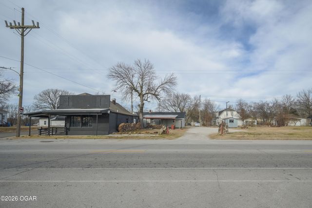 1301 E Broadway Street, Joplin, MO 64801