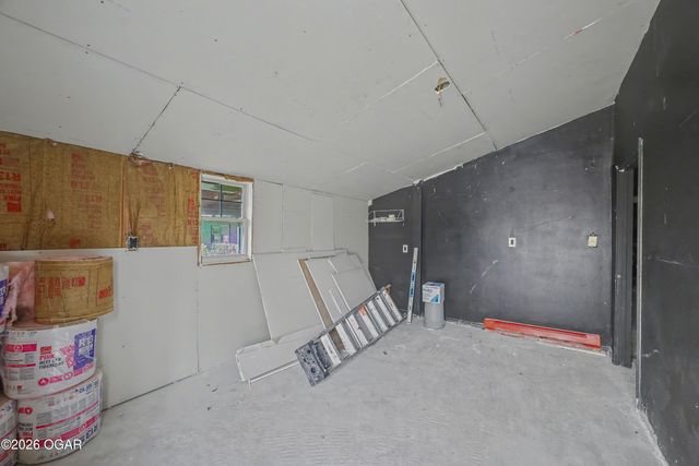 1301 E Broadway Street, Joplin, MO 64801