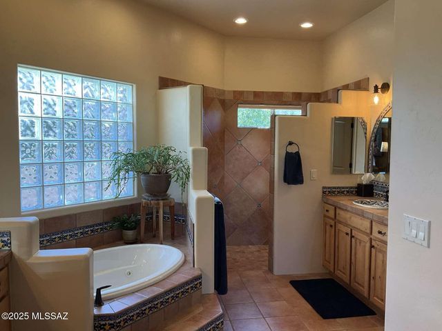 5550 W Open R Place, Tucson, AZ 85713