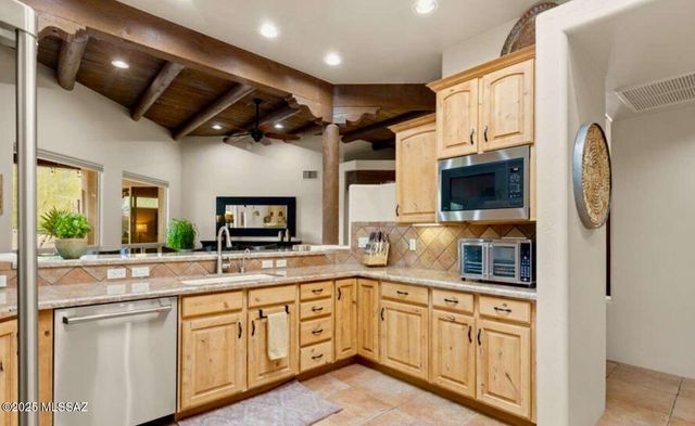 5550 W Open R Place, Tucson, AZ 85713