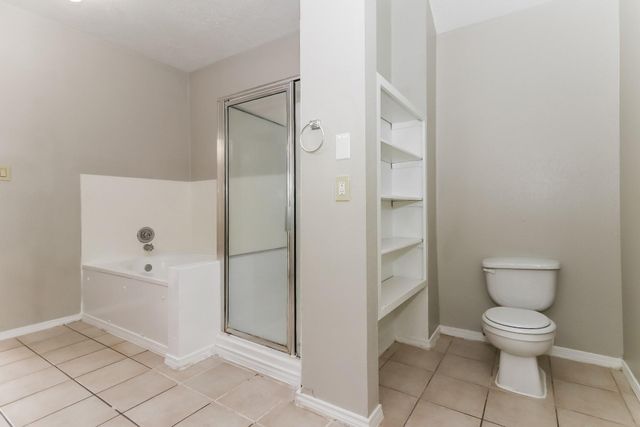 7447 Woodland West Drive, Houston, TX 77040