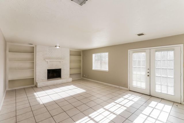 7447 Woodland West Drive, Houston, TX 77040
