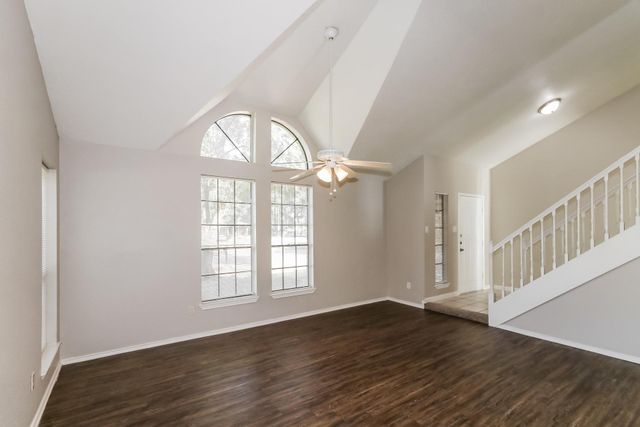 7447 Woodland West Drive, Houston, TX 77040