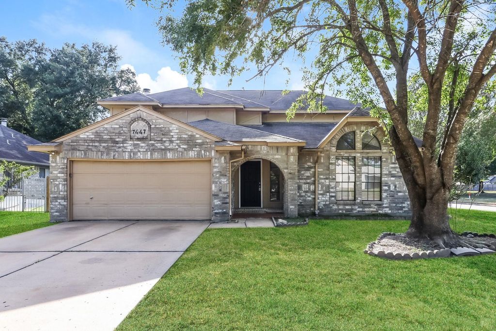 7447 Woodland West Drive, Houston, TX 77040