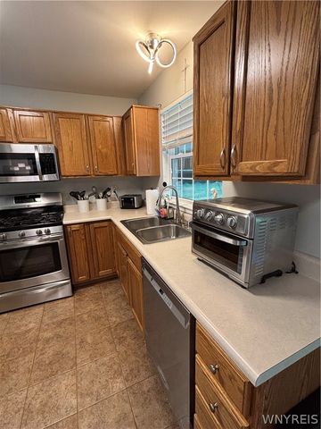 6356 Heritage Point North, Lockport Town, NY 14094