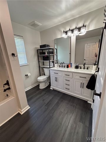 6356 Heritage Point North, Lockport Town, NY 14094