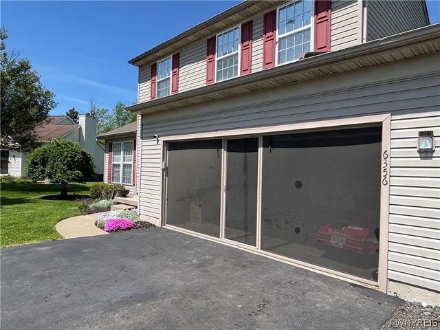 6356 Heritage Point North, Lockport Town, NY 14094