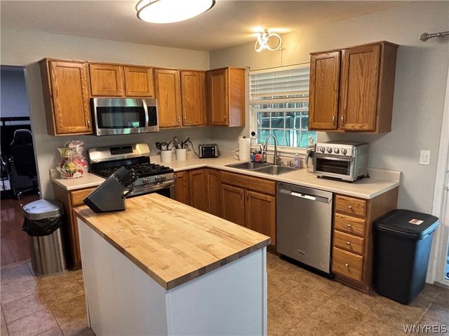 6356 Heritage Point North, Lockport Town, NY 14094
