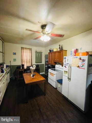 572 HOLLYWELL AVENUE, Chambersburg, PA 17201