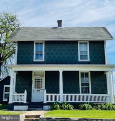 572 HOLLYWELL AVENUE, Chambersburg, PA 17201