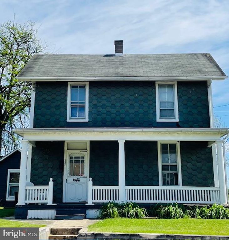 572 HOLLYWELL AVENUE, Chambersburg, PA 17201