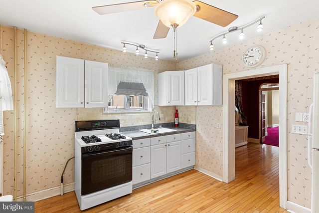 2438 CEDAR ST, Philadelphia, PA 19125