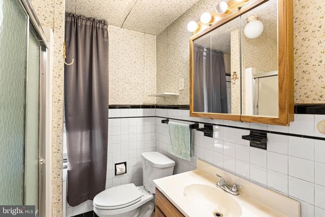 2438 CEDAR ST, Philadelphia, PA 19125