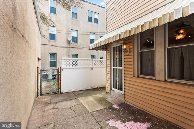 2438 CEDAR ST, Philadelphia, PA 19125