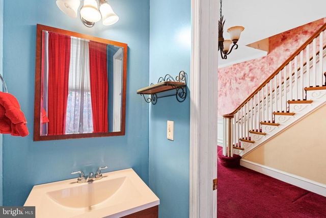 2438 CEDAR ST, Philadelphia, PA 19125