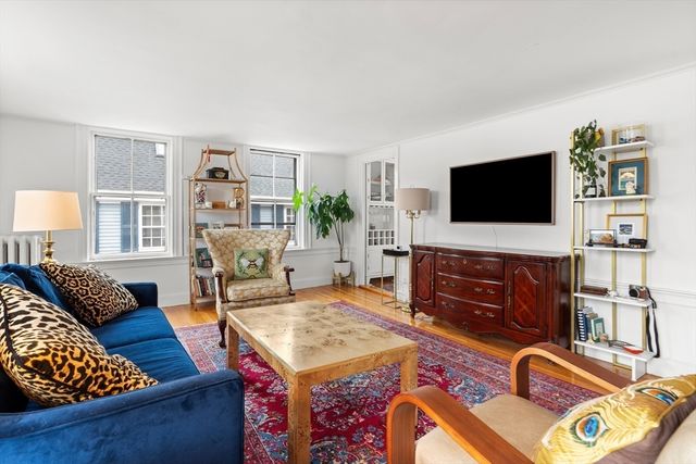 1 Mason St 2, Marblehead, MA 01945