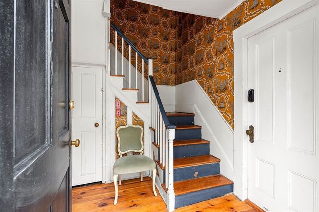 1 Mason St 2, Marblehead, MA 01945