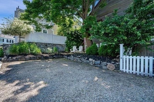 1 Mason St 2, Marblehead, MA 01945