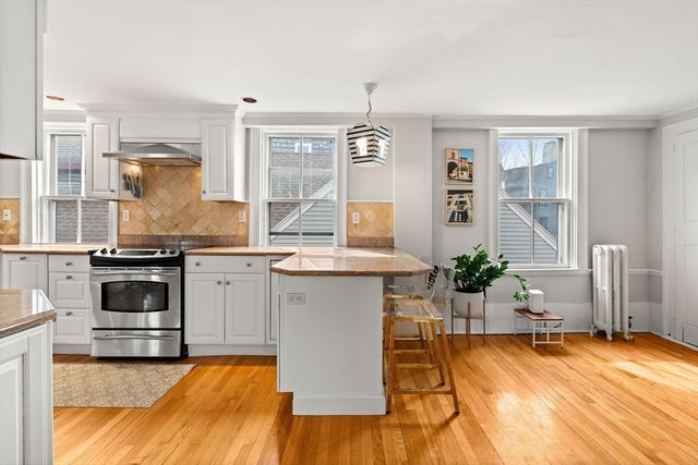 1 Mason St 2, Marblehead, MA 01945