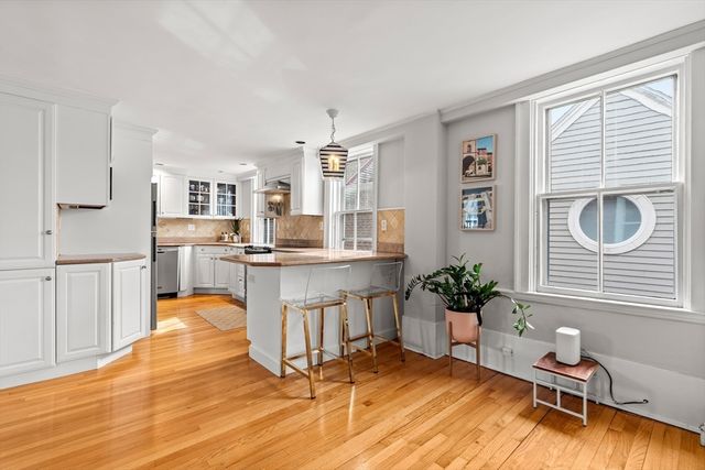 1 Mason St 2, Marblehead, MA 01945