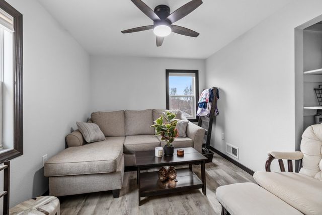 820 NE 9th Ave, Minot, ND 58703