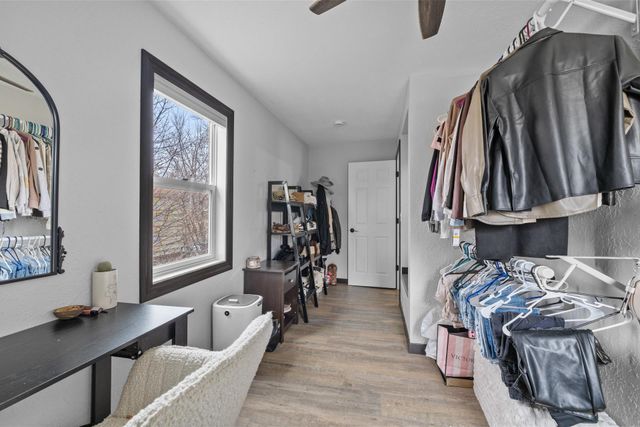 820 NE 9th Ave, Minot, ND 58703