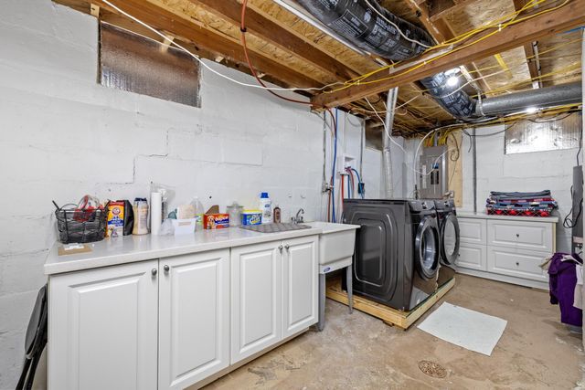 820 NE 9th Ave, Minot, ND 58703